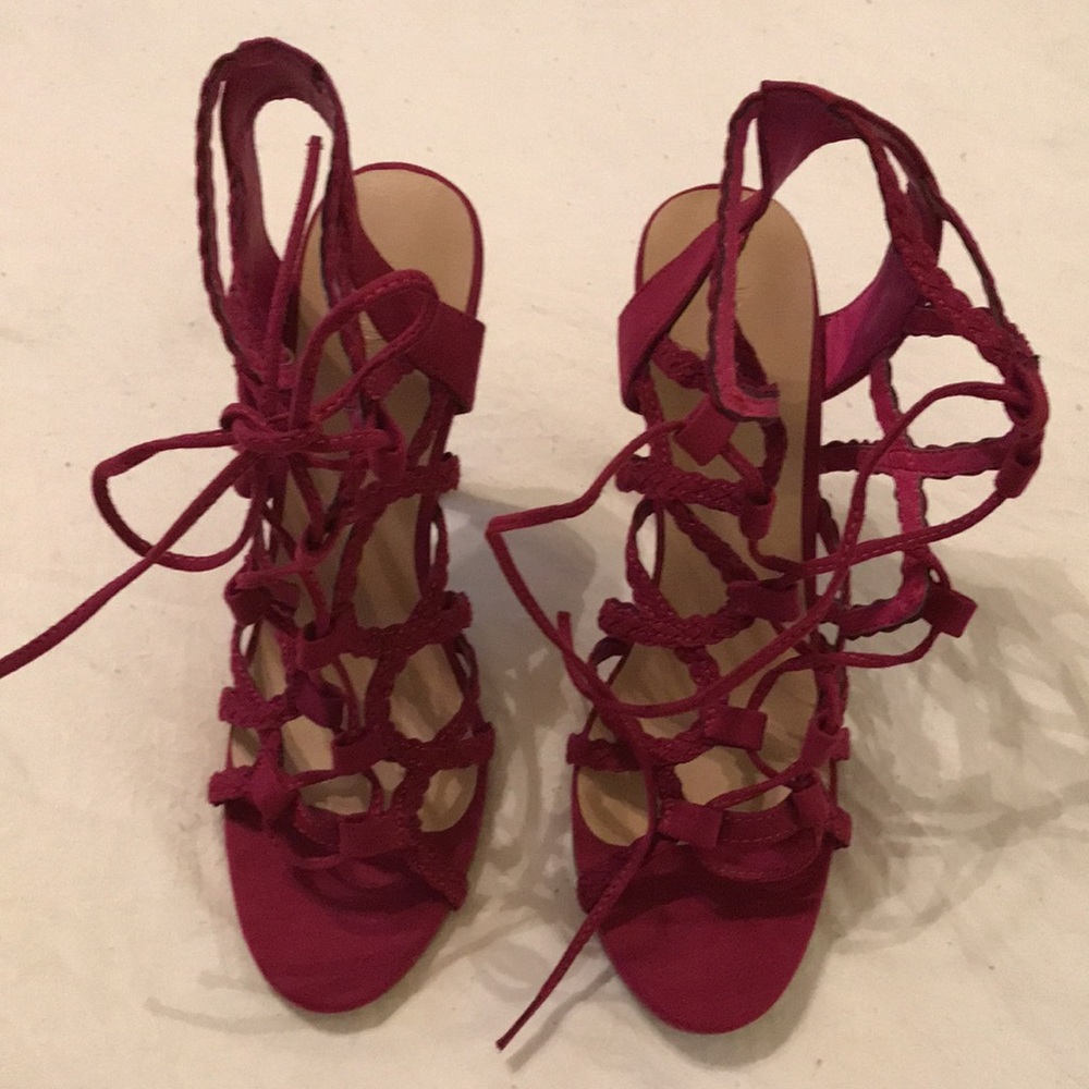 SIZE 8 HEELS. Dressy wine color. LACE UP W 3” HEEL. Can b your dress up heels !!
